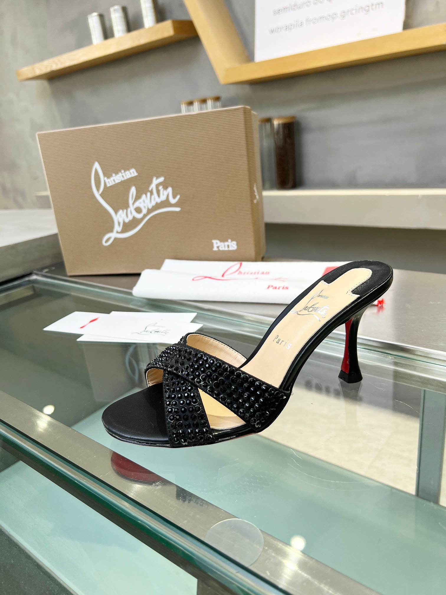 ua ch**an louboutin cl red-botT0m shoes