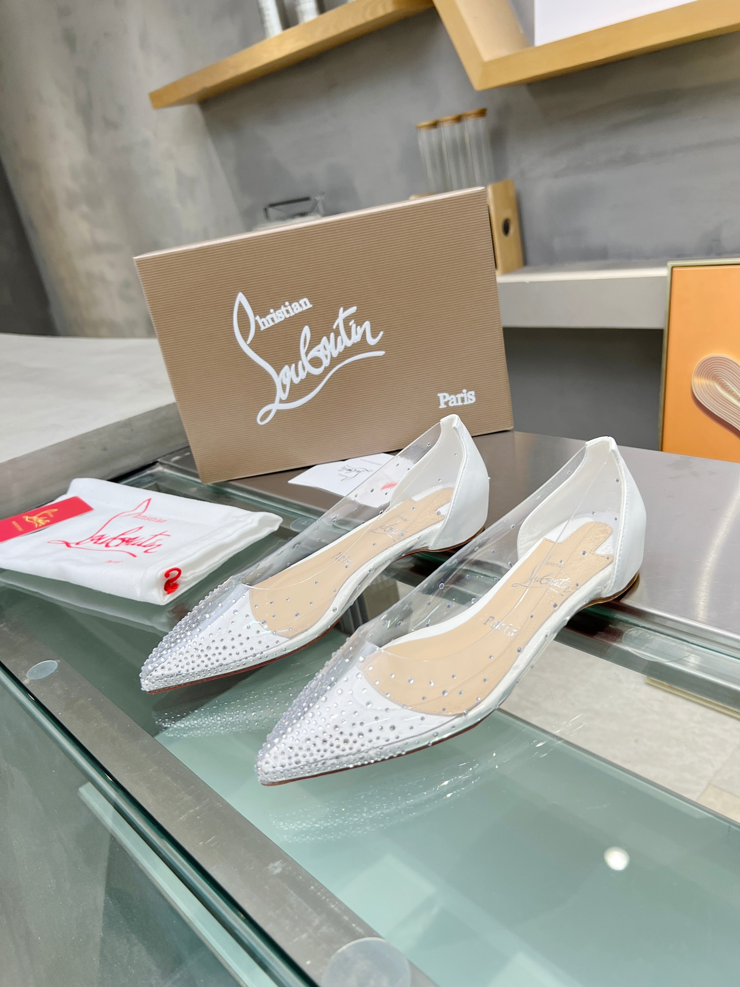 ua ch**an louboutin cl red-botT0m shoes