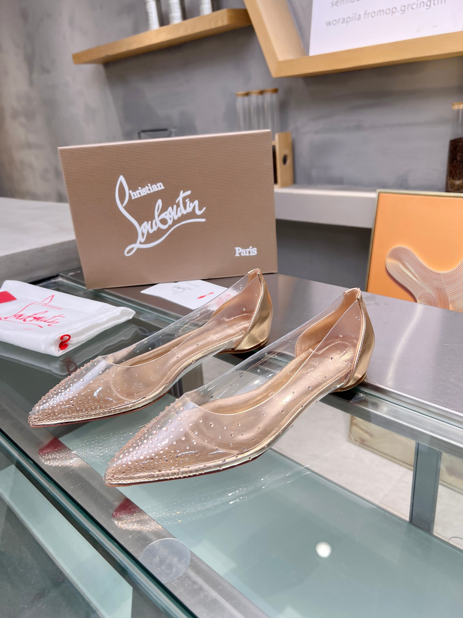 ua ch**an louboutin cl red-botT0m shoes