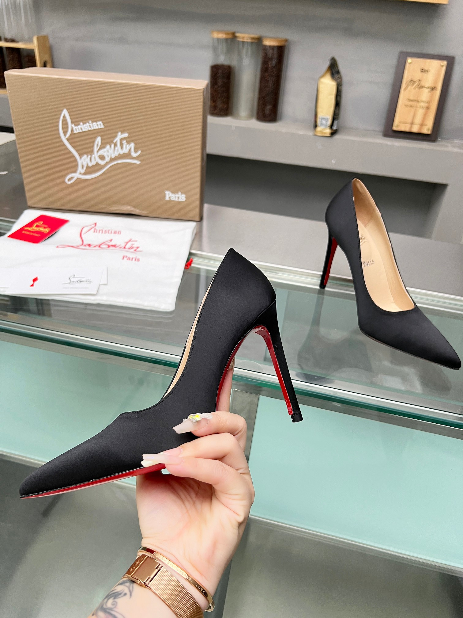 ua ch**an louboutin cl red-botT0m shoes