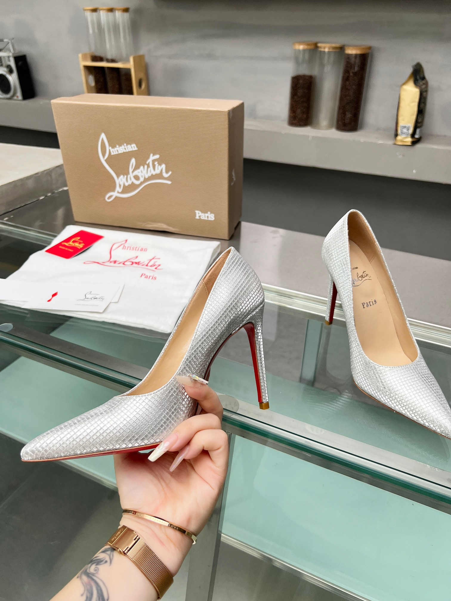 ua ch**an louboutin cl red-botT0m shoes