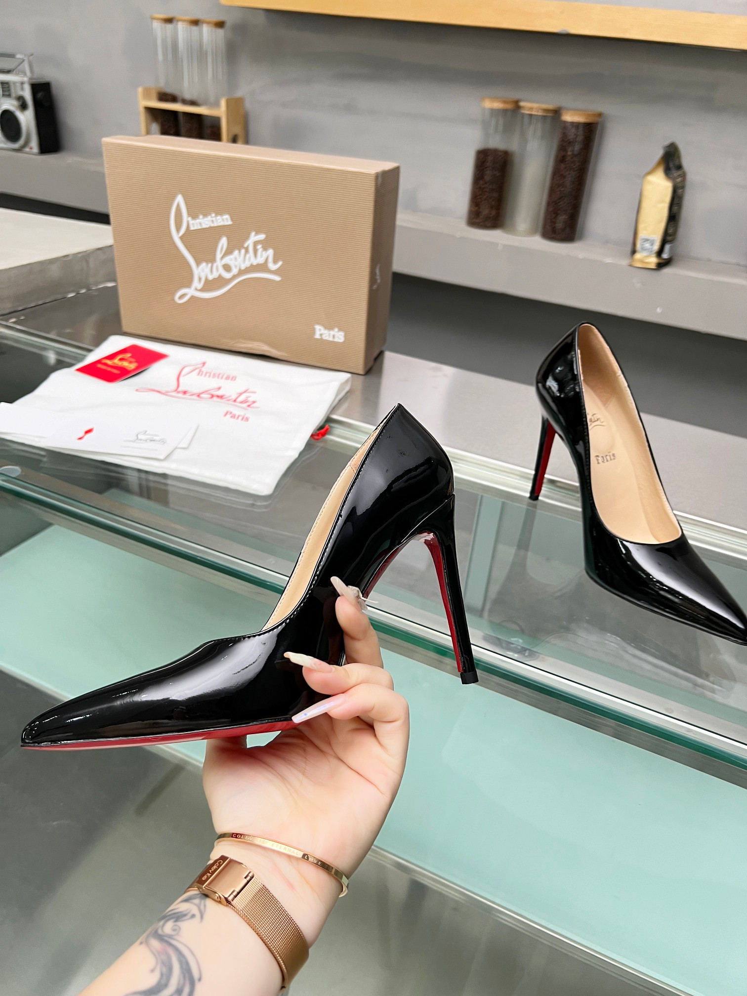 ua ch**an louboutin cl red-botT0m shoes
