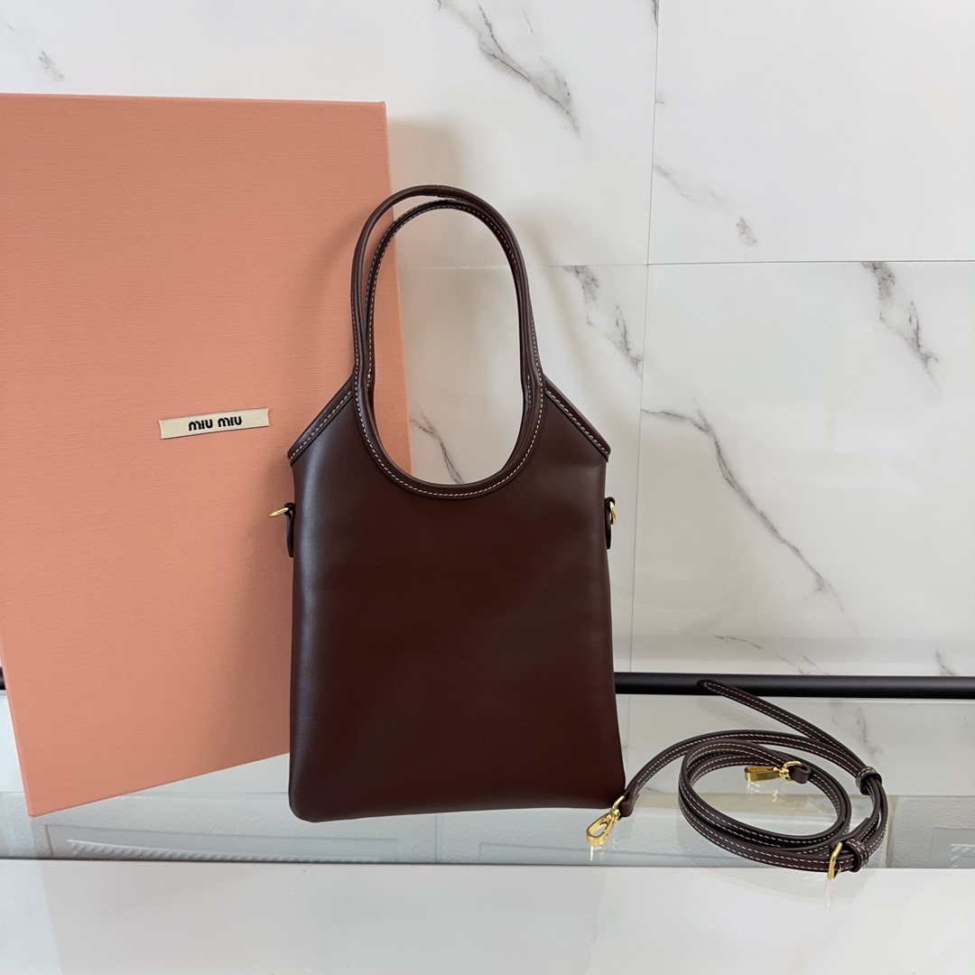 M1v M1v ivy leather handbag 20x 24 cm