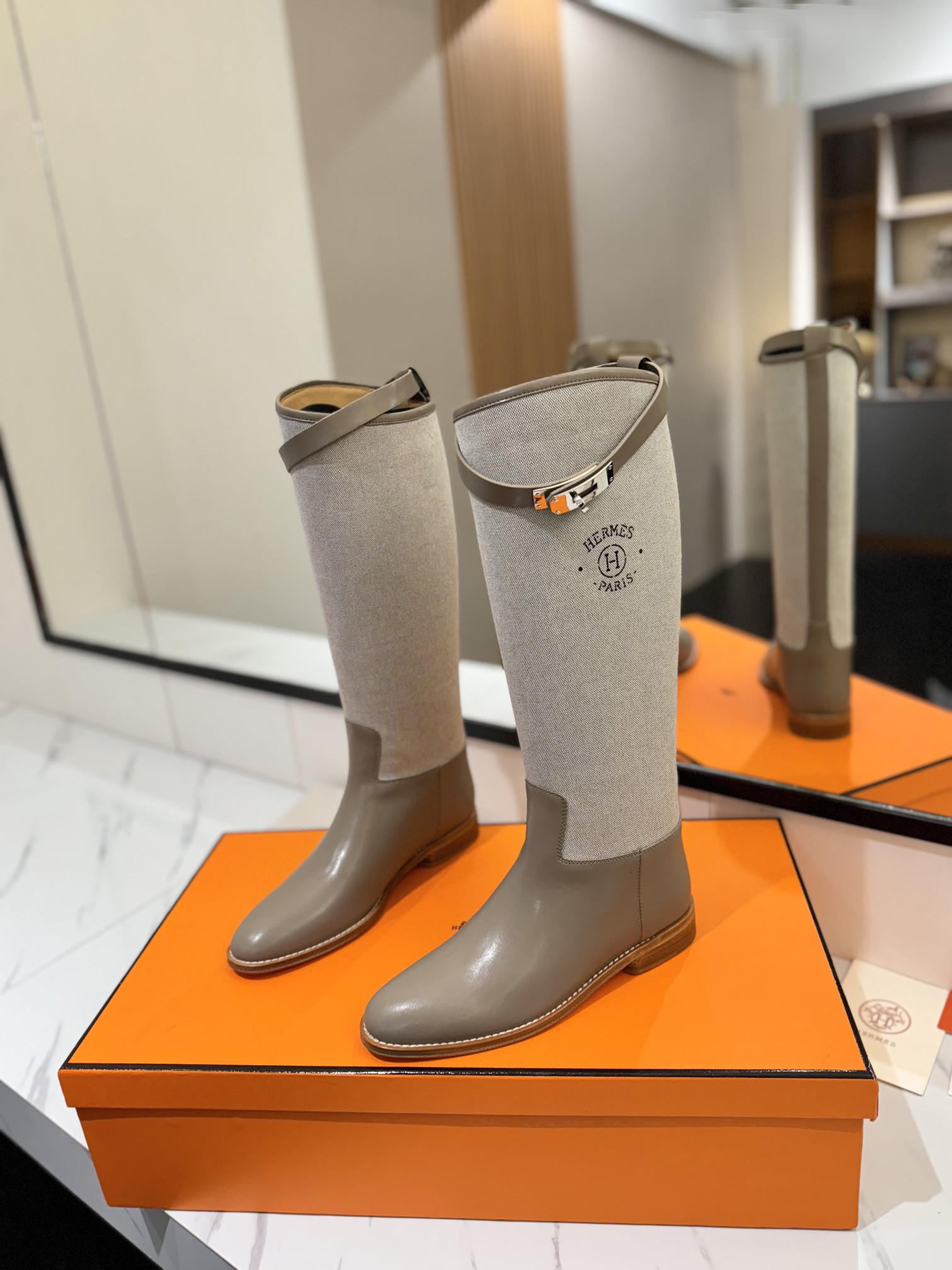 ua H**mes jumping boots