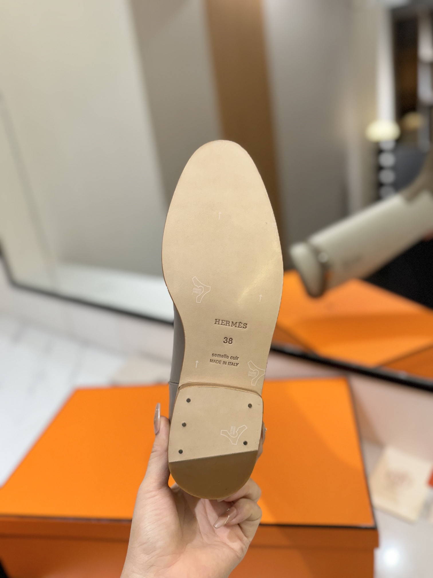 ua H**mes jumping boots