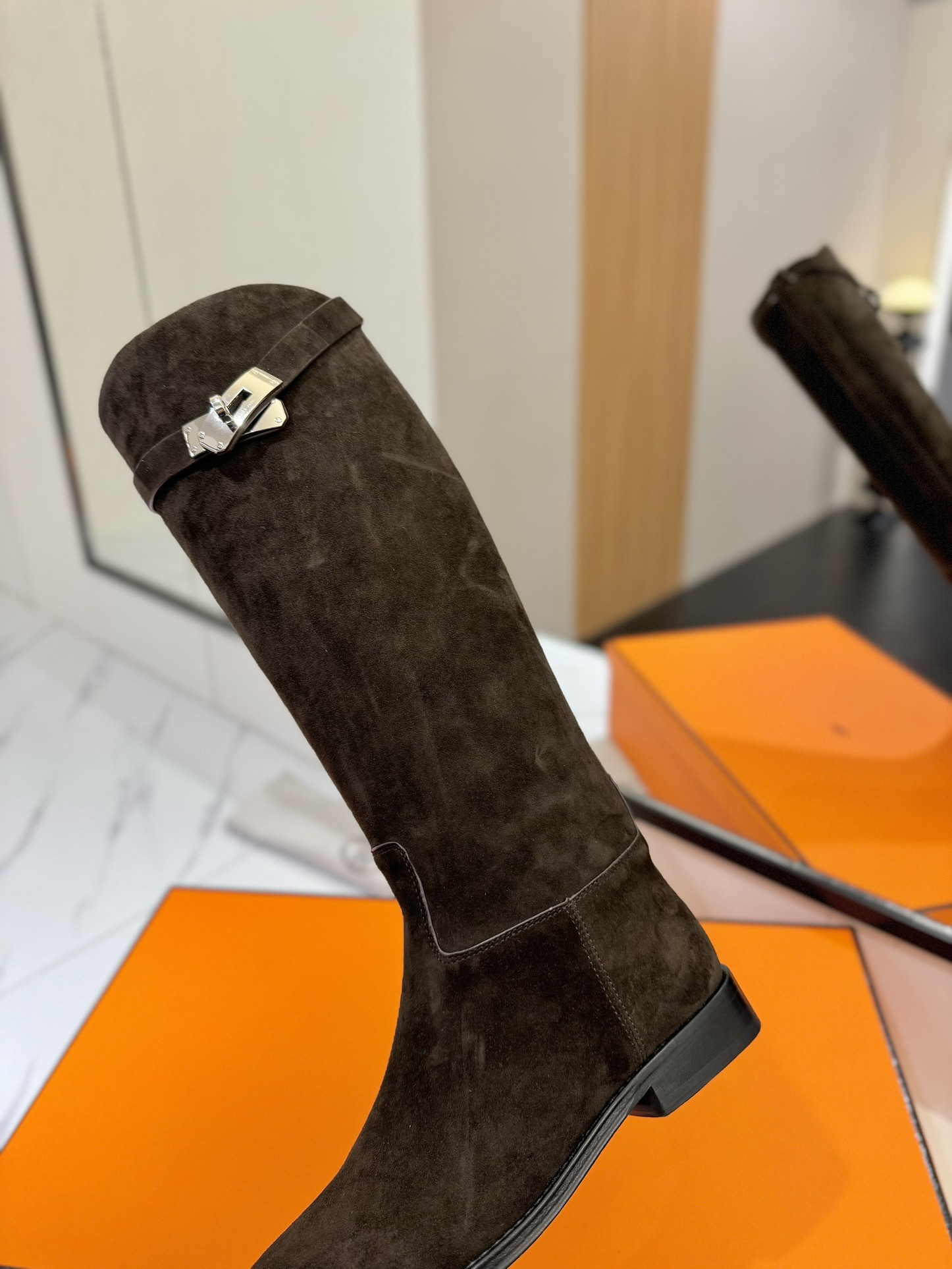 ua H**mes jumping boots