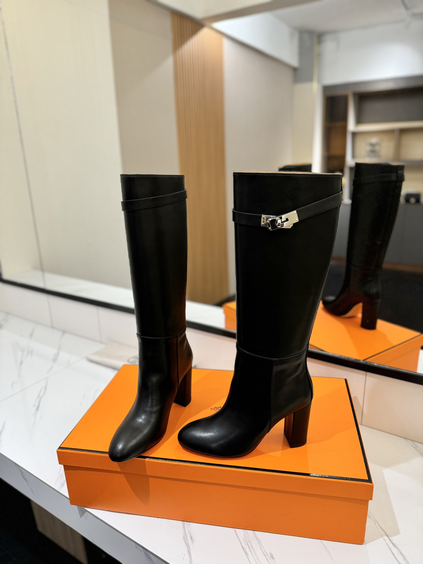 ua H**mes jumping boots (heel height 8.5cm)