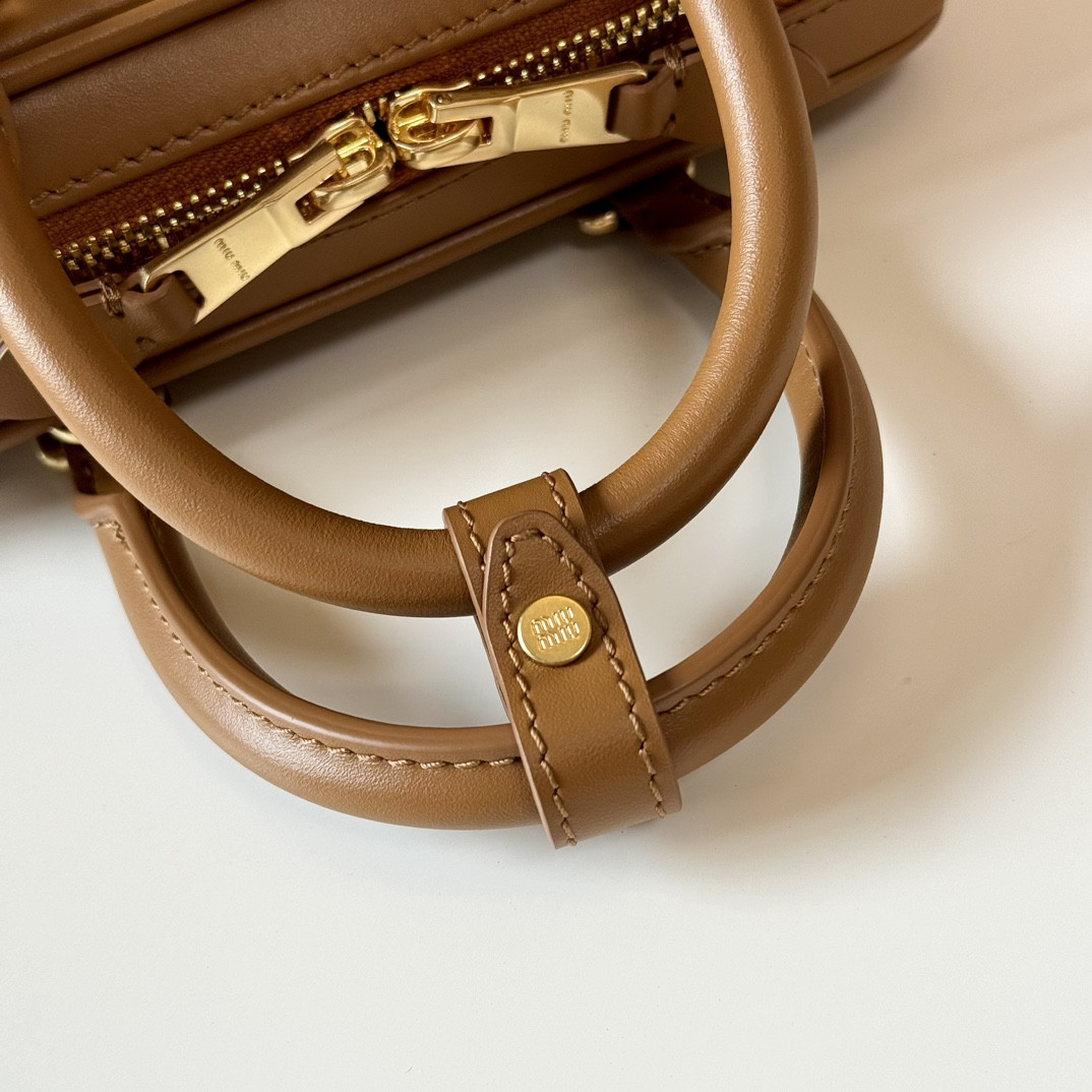M1v M1v arcadie leather mini-bag 19x10x5cm