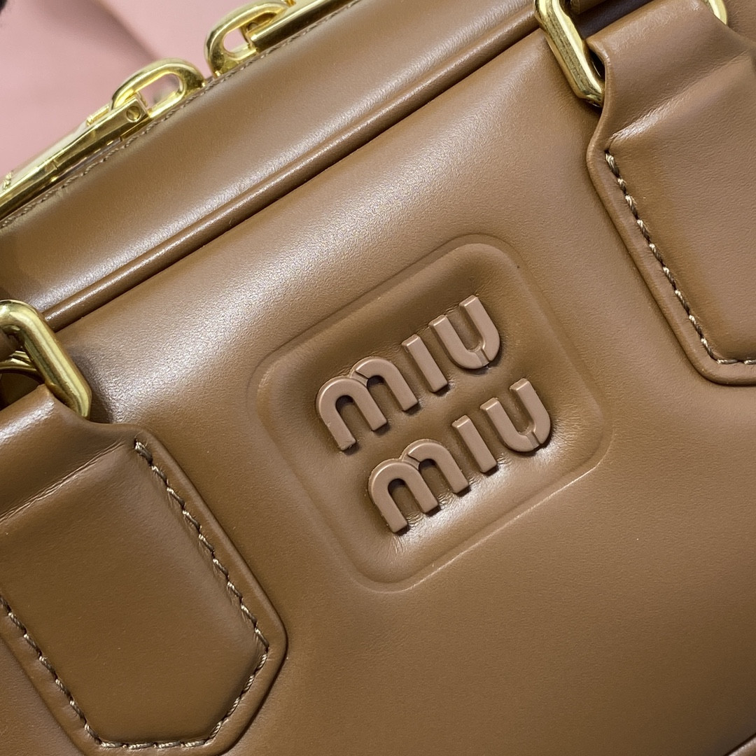M1v M1v arcadie leather bag 10.5x22x7.5cm