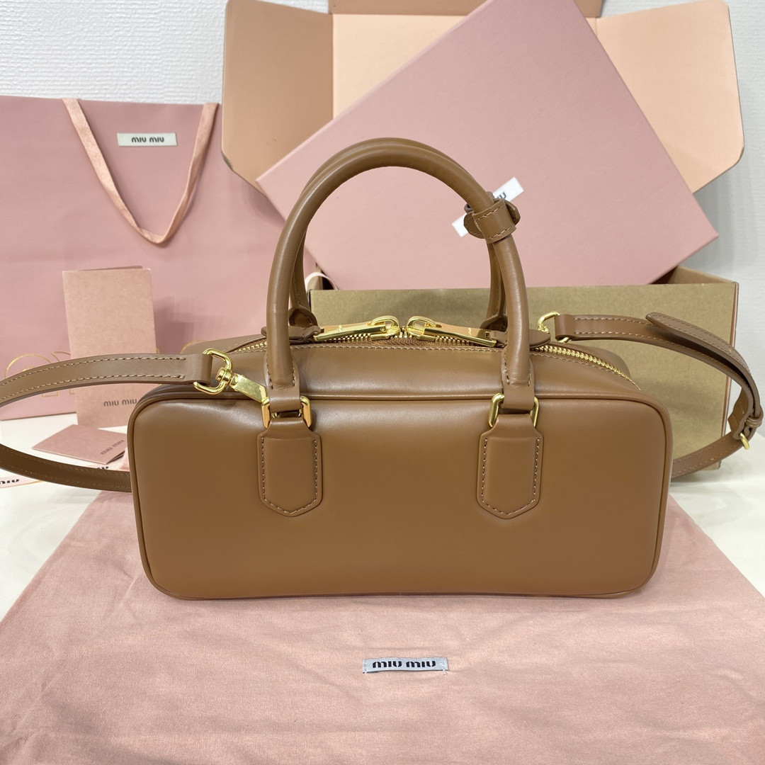 M1v M1v arcadie leather bag  12x27x9cm