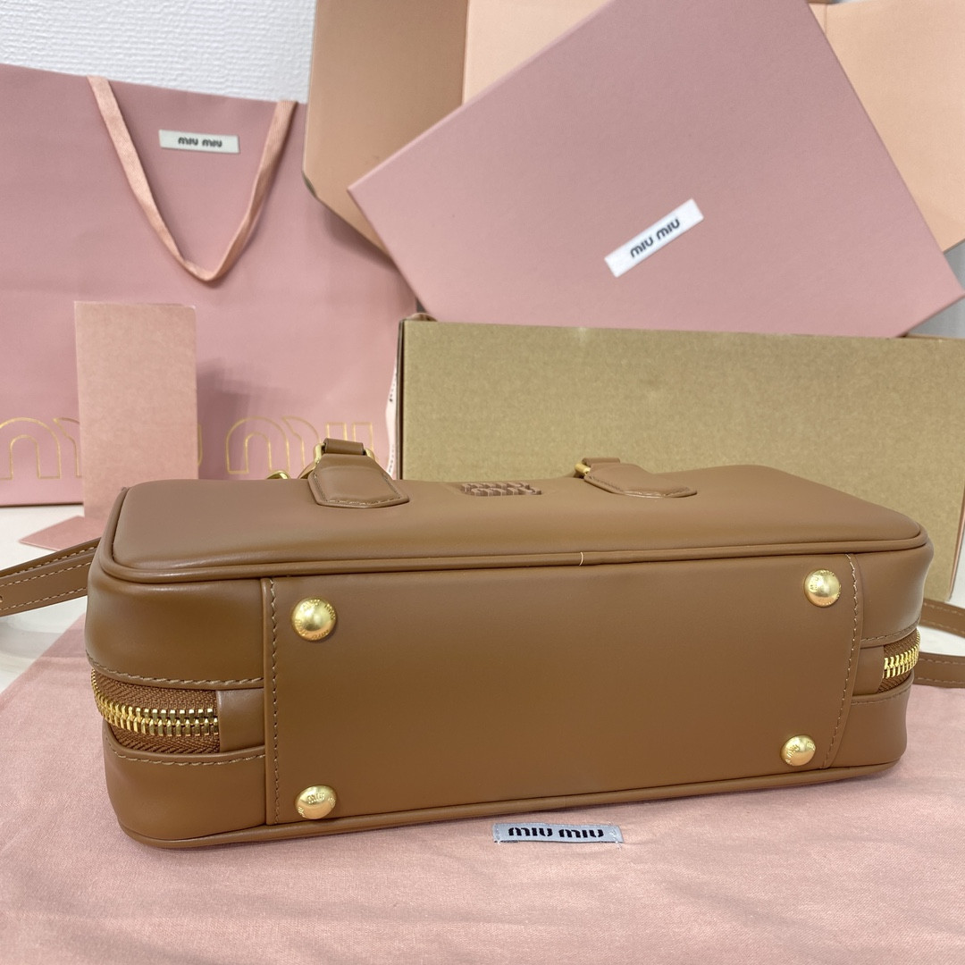 M1v M1v arcadie leather bag  12x27x9cm