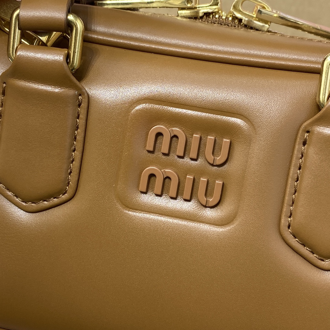 M1v M1v arcadie leather bag 10.5x22x7.5cm