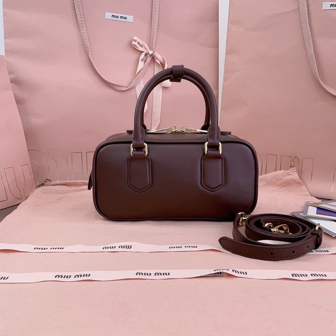 M1v M1v arcadie leather bag 10.5x22x7.5cm