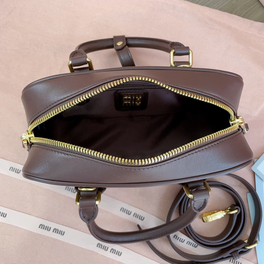 M1v M1v arcadie leather bag 10.5x22x7.5cm