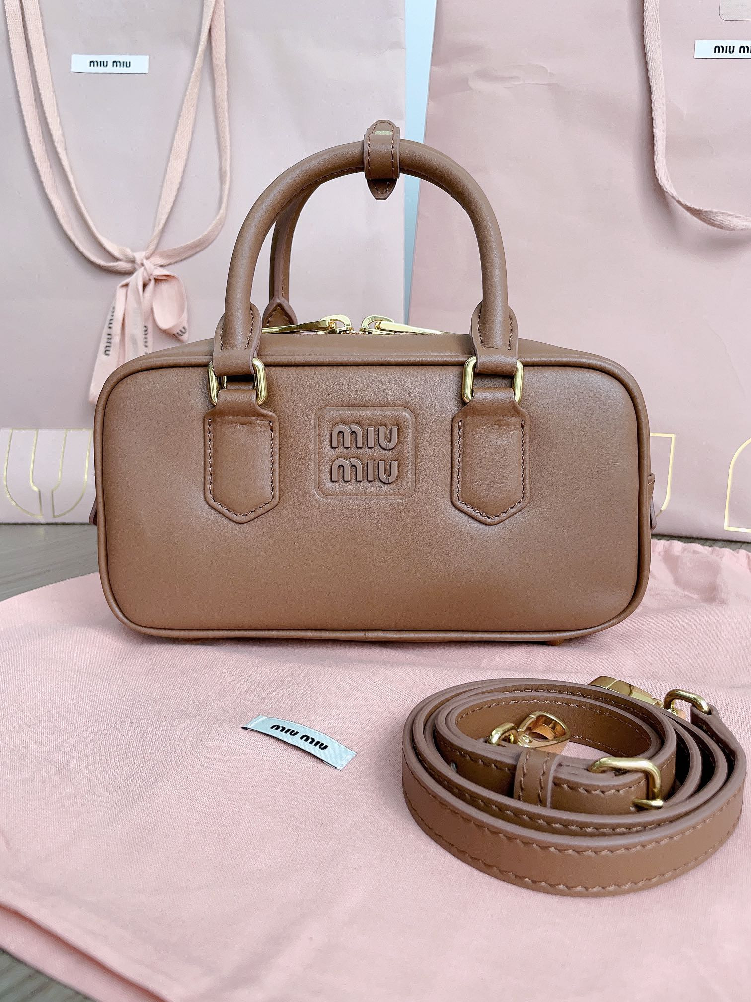 M1v M1v arcadie leather bag 10.5x22x7.5cm