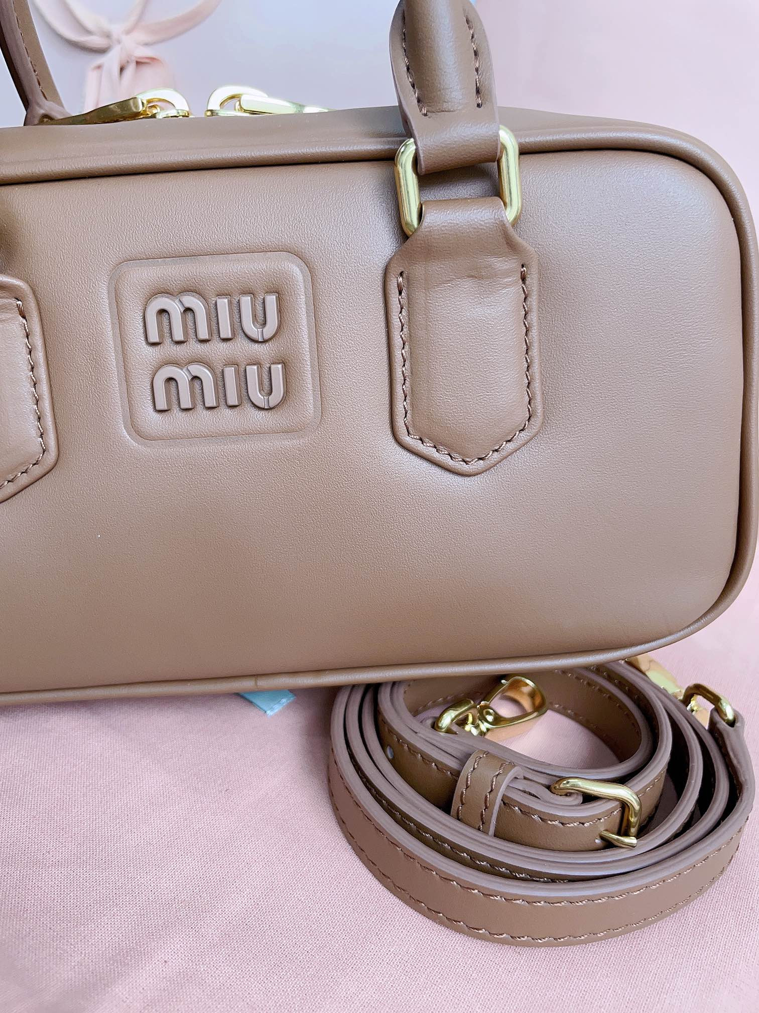 M1v M1v arcadie leather bag 10.5x22x7.5cm