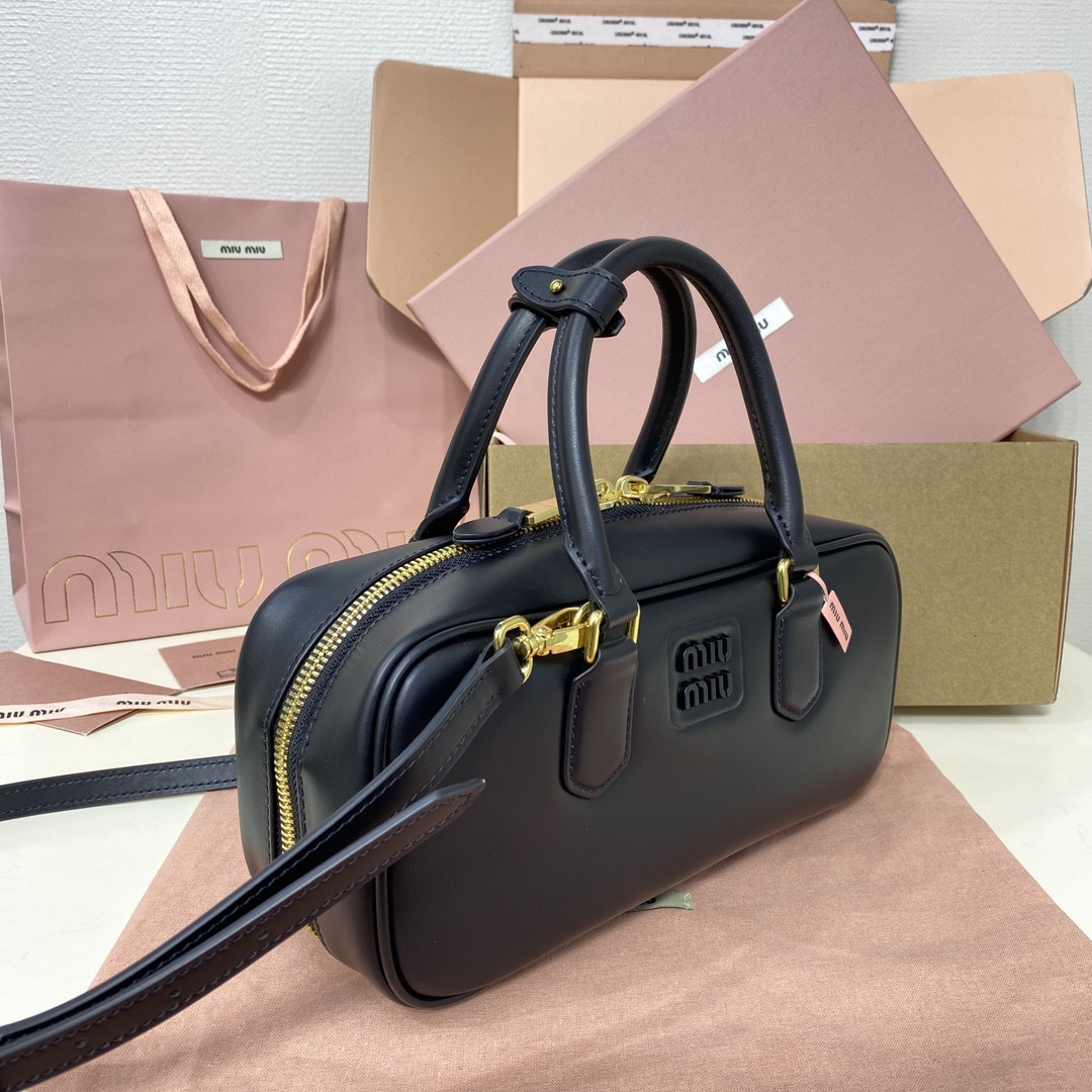 M1v M1v arcadie leather bag 12x27x9cm