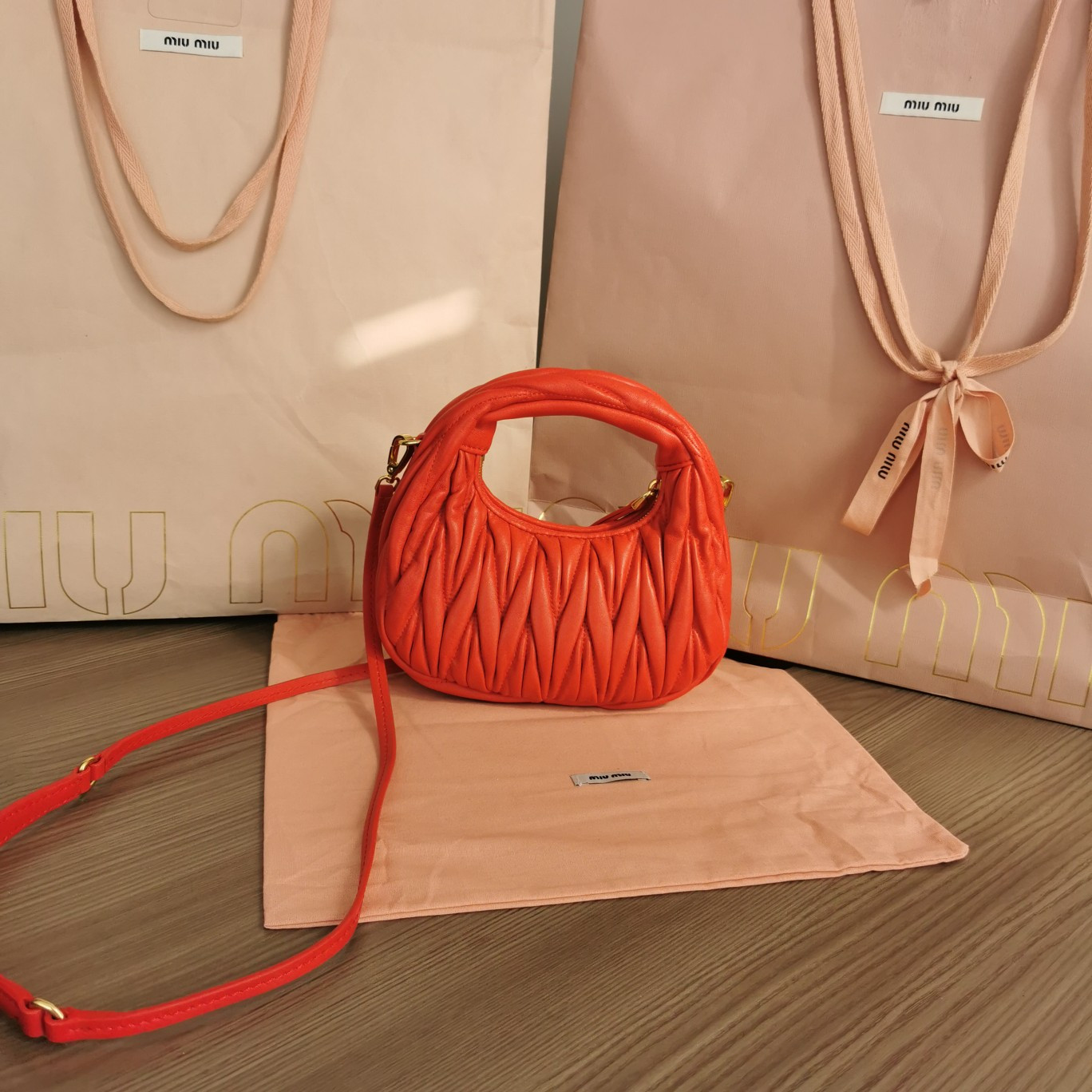 M1v M1v wander matelassé nappa leather hobo mini-bag 14x17.5x5.5cm