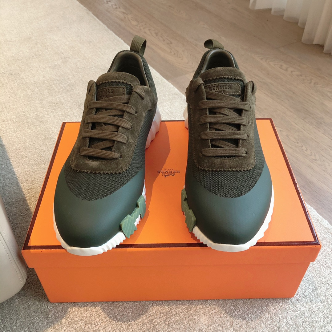 ua H**mes bouncing sneaker