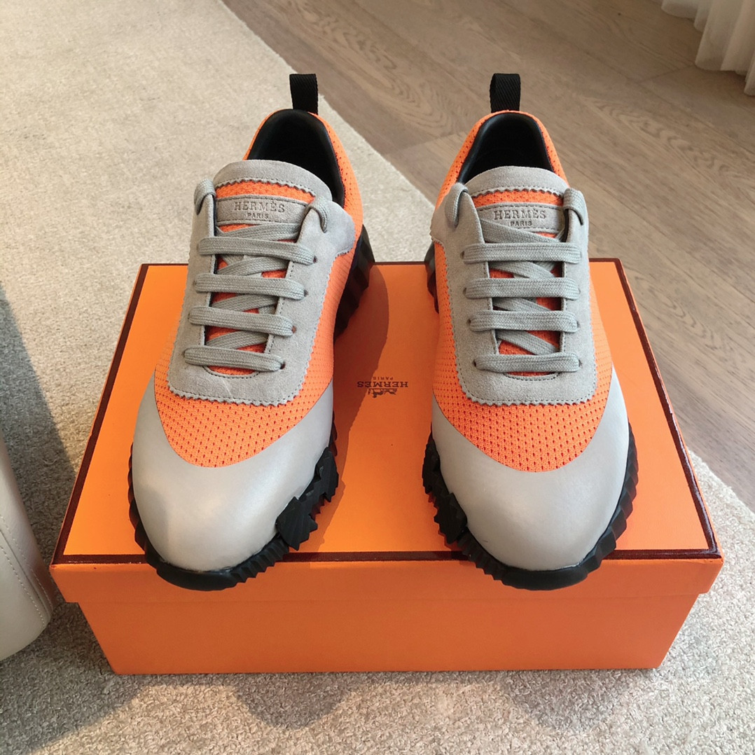 ua H**mes bouncing sneaker