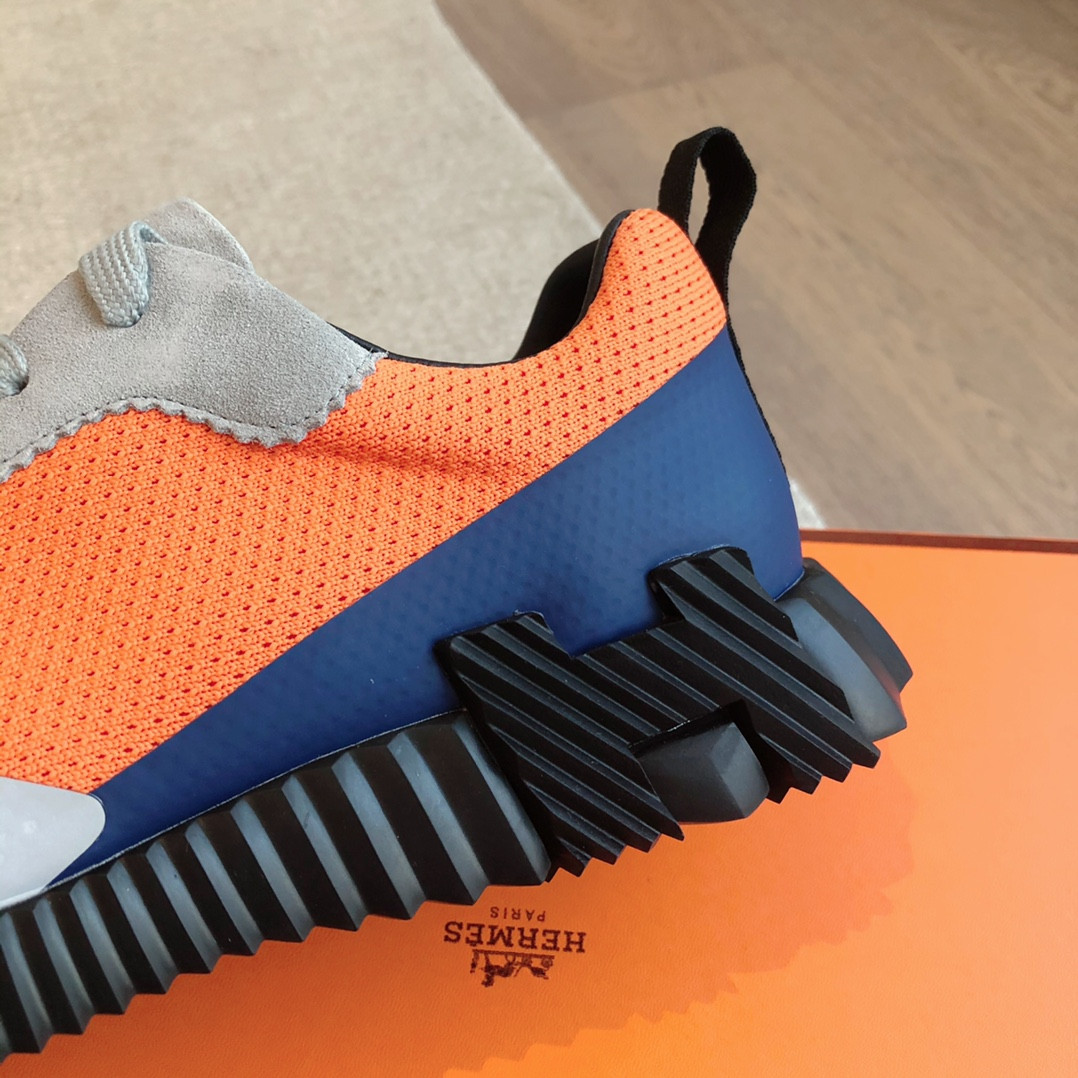 ua H**mes bouncing sneaker