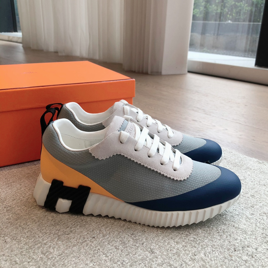 ua H**mes bouncing sneaker