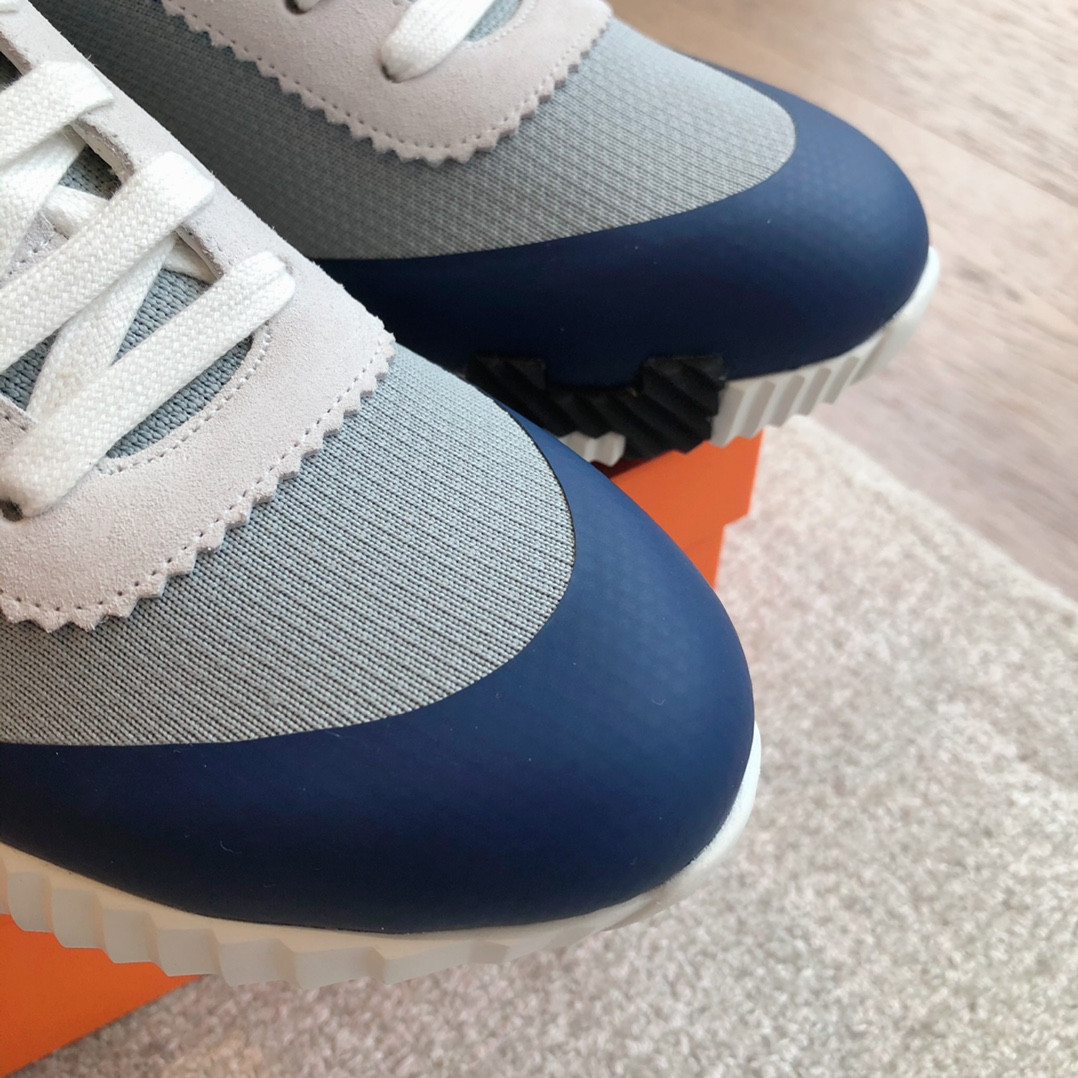 ua H**mes bouncing sneaker