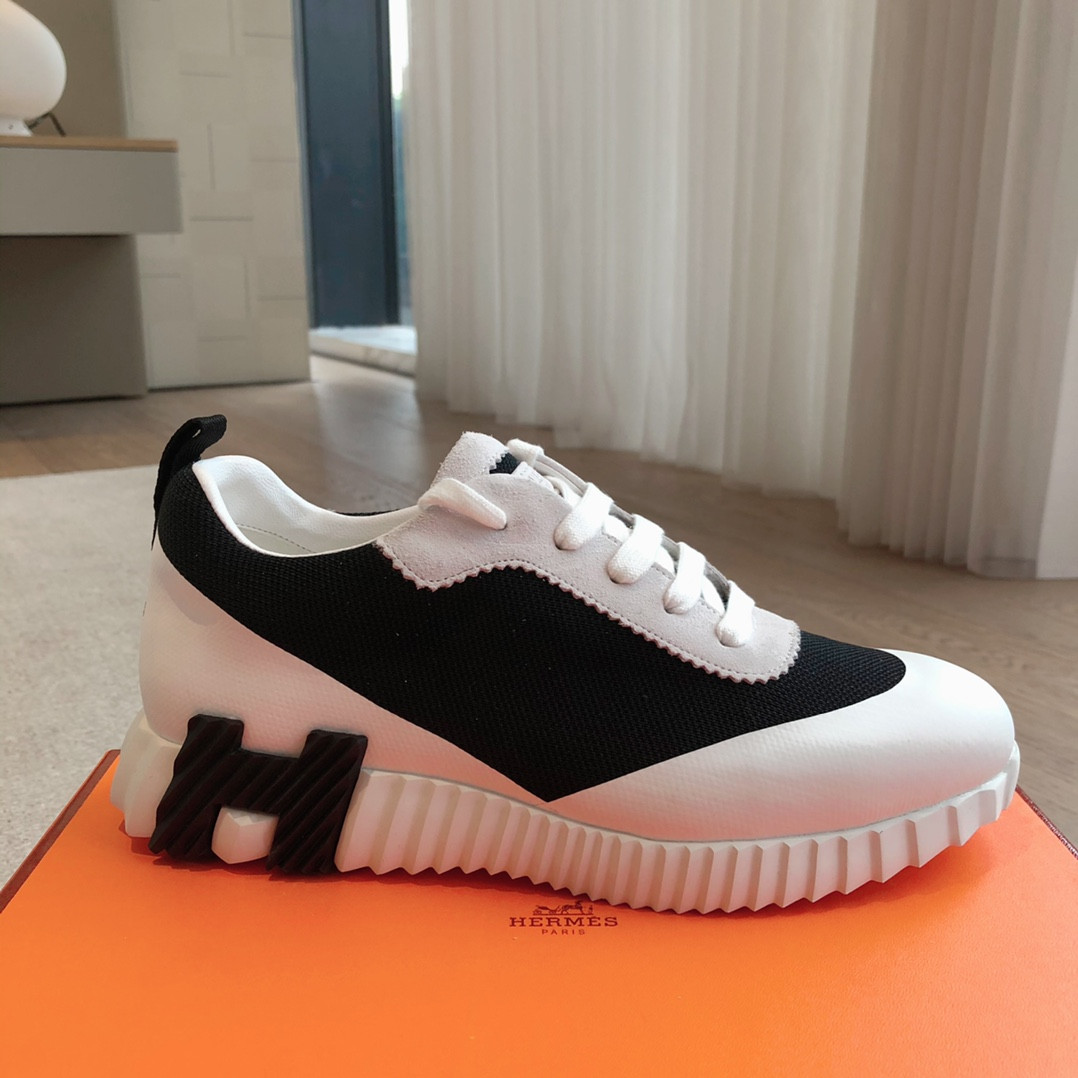 ua H**mes bouncing sneaker