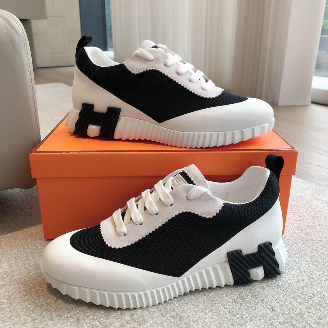 ua H**mes bouncing sneaker