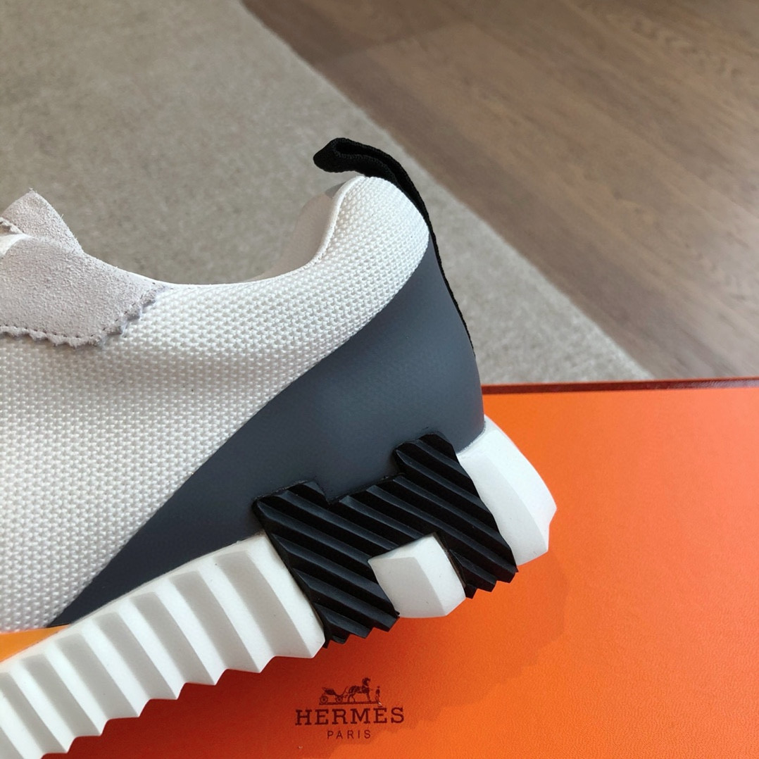 ua H**mes bouncing sneaker