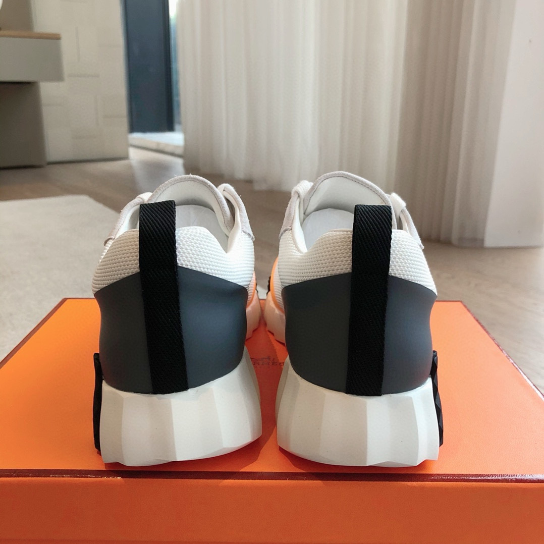 ua H**mes bouncing sneaker
