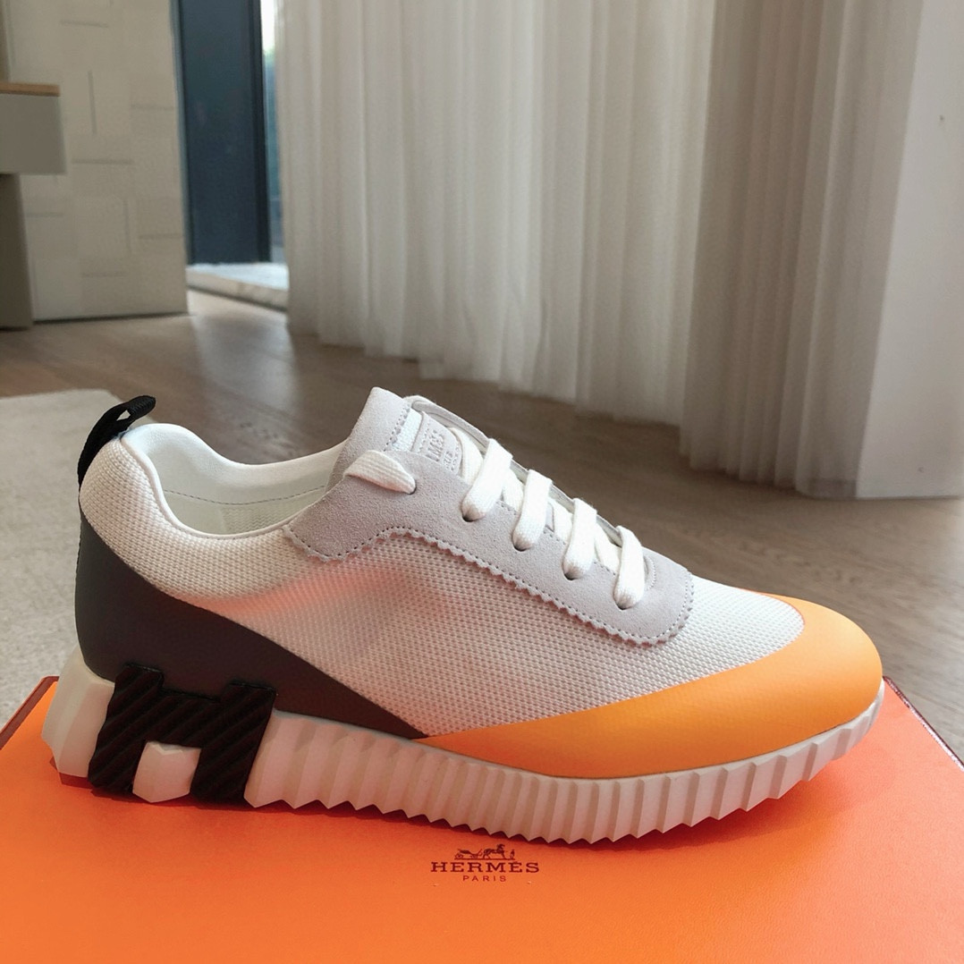 ua H**mes bouncing sneaker