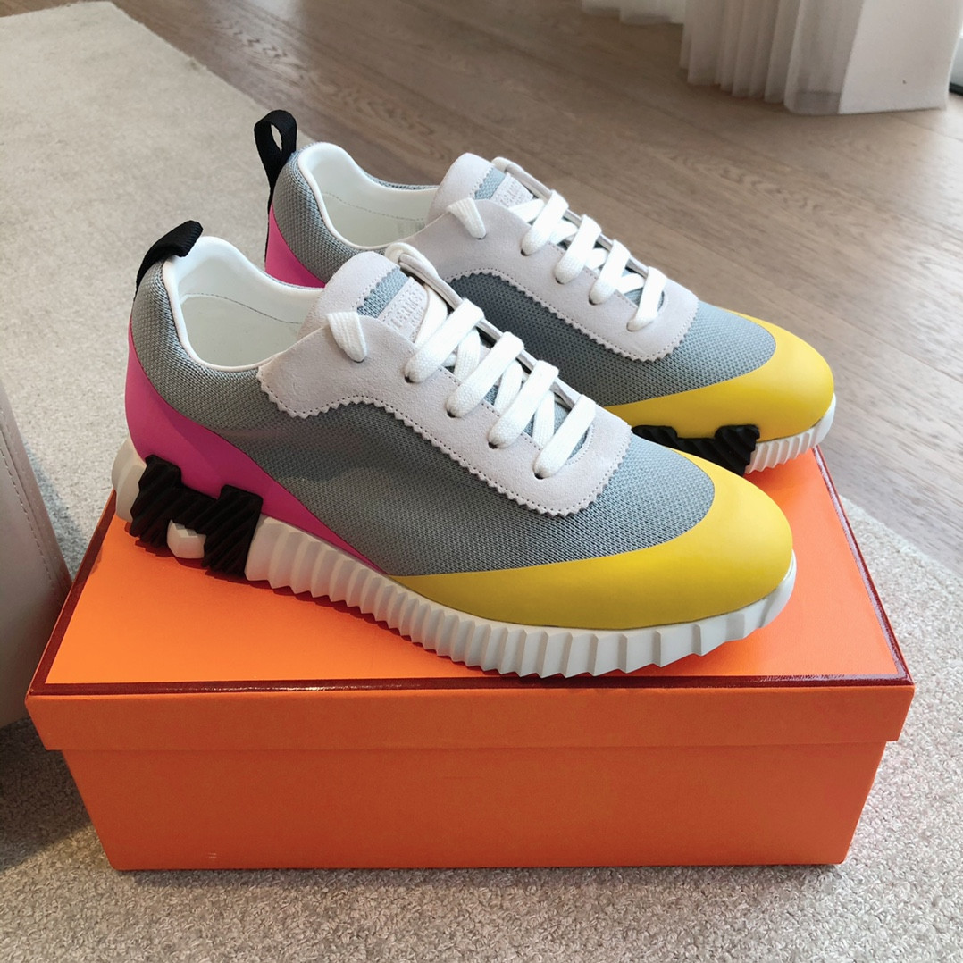 ua H**mes bouncing sneaker