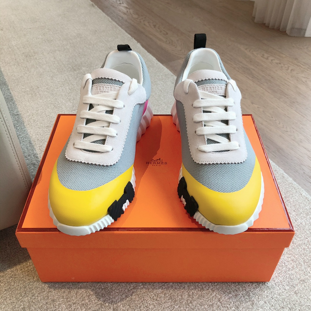 ua H**mes bouncing sneaker