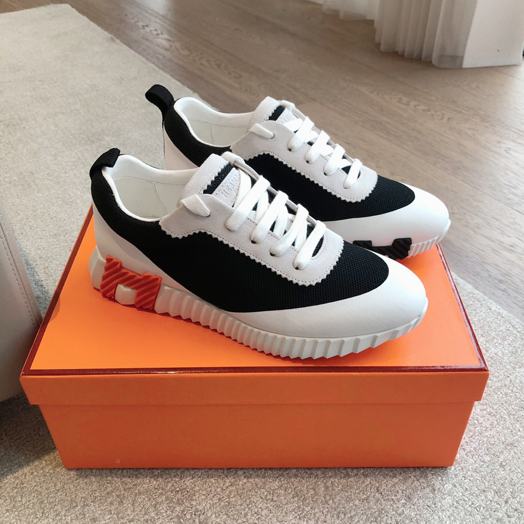 ua H**mes bouncing sneaker