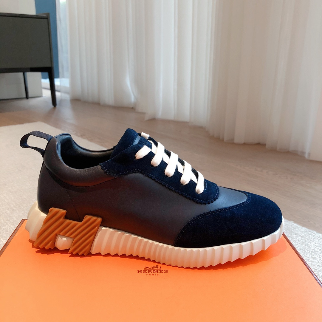 ua H**mes bouncing sneaker