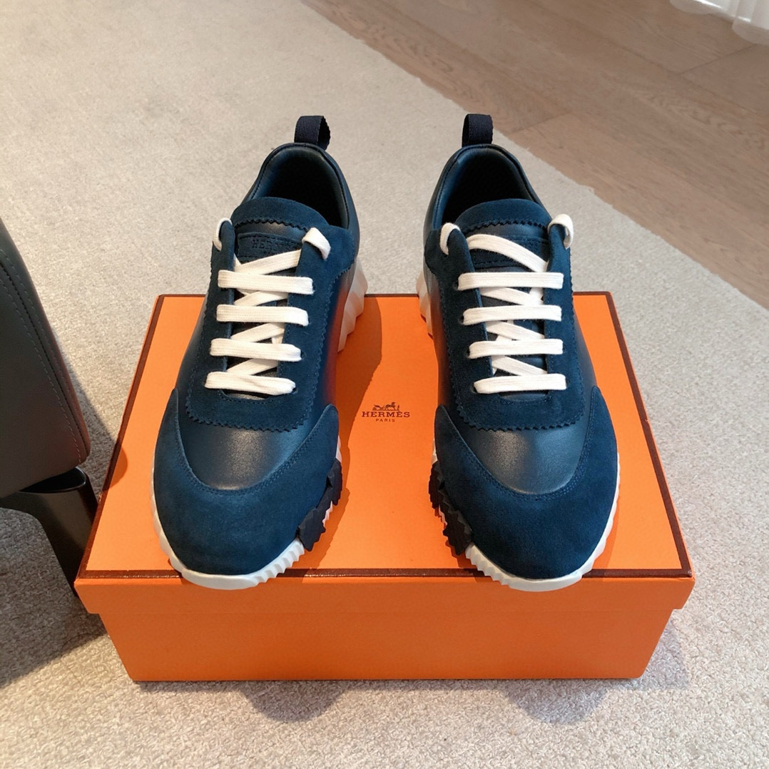 ua H**mes bouncing sneaker