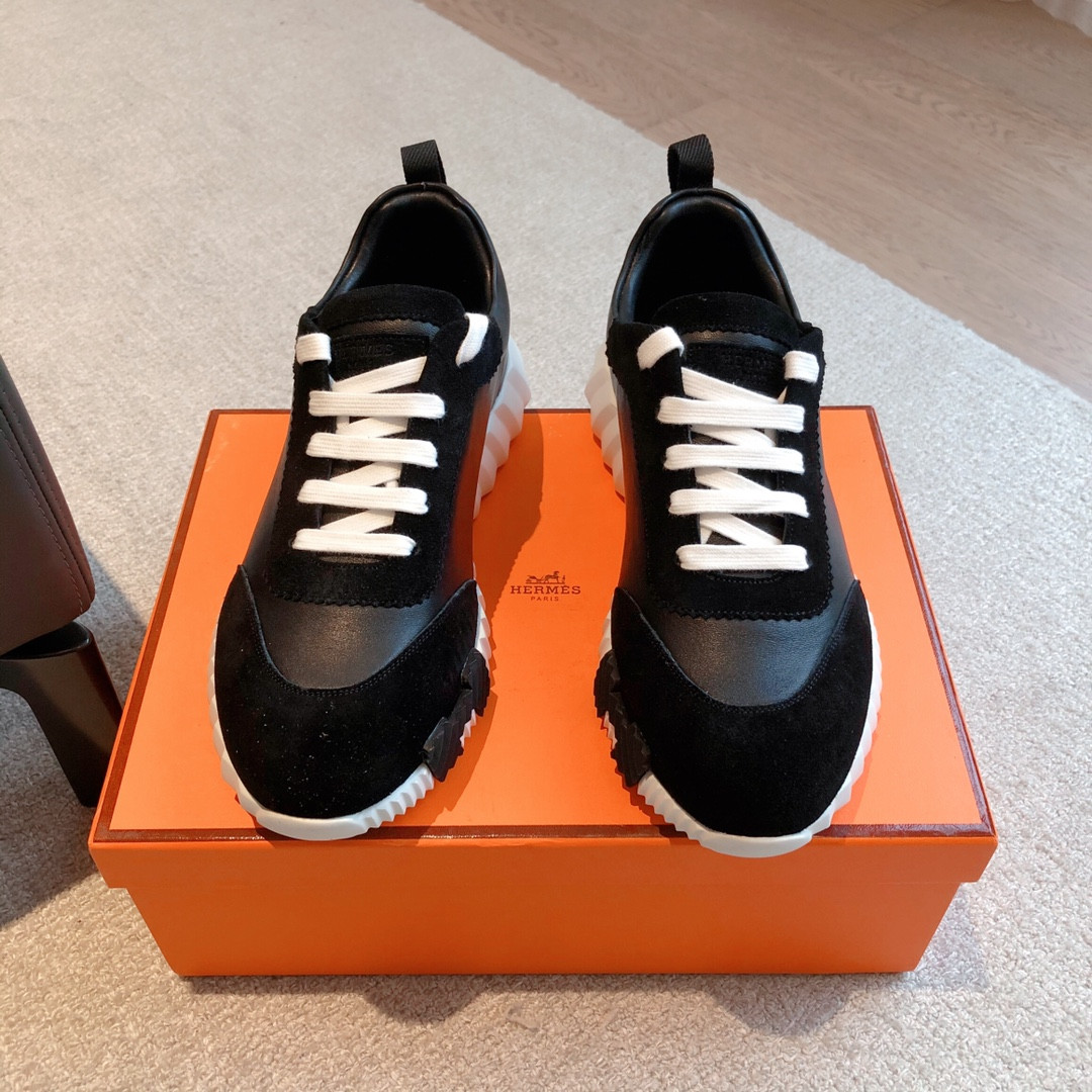 ua H**mes bouncing sneaker