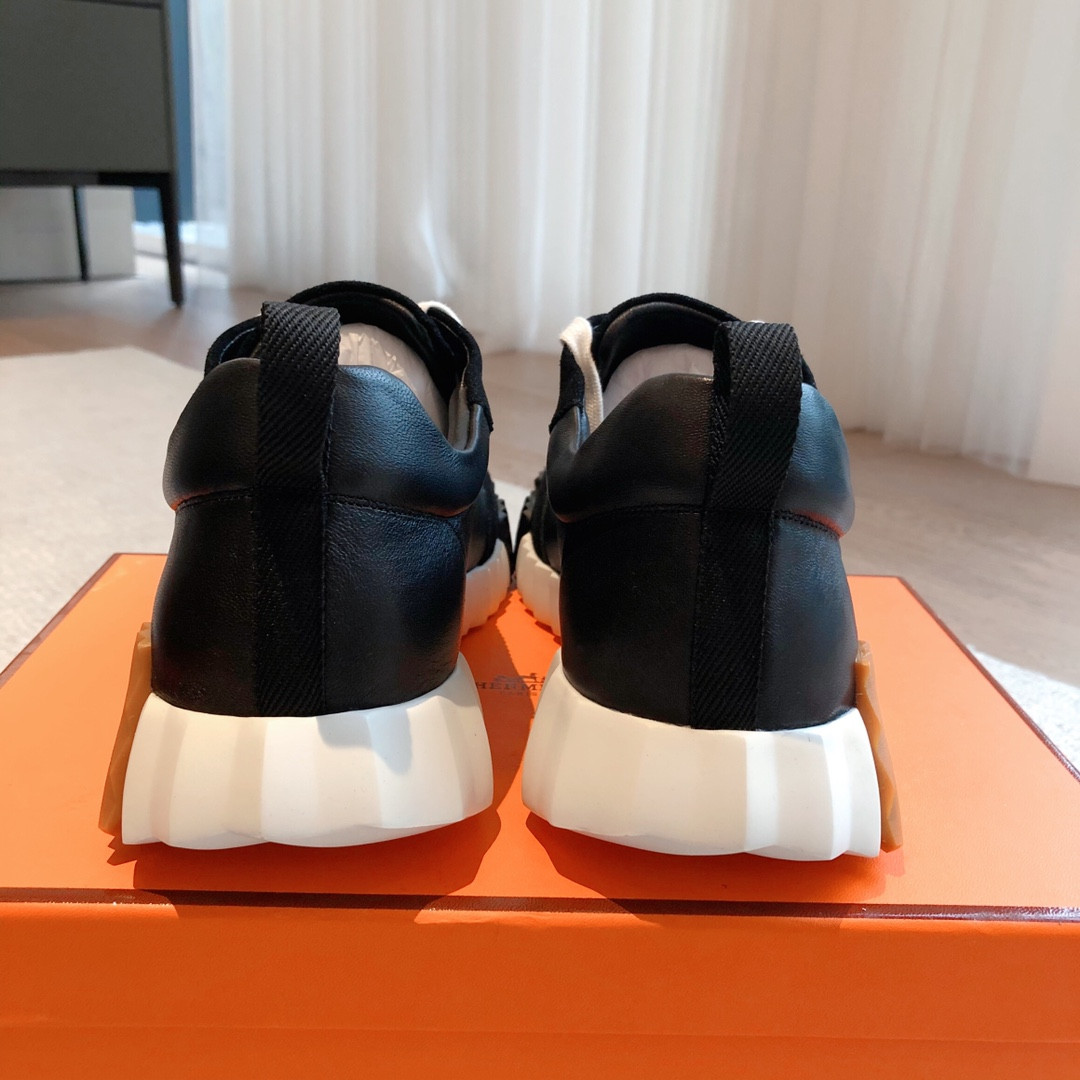 ua H**mes bouncing sneaker
