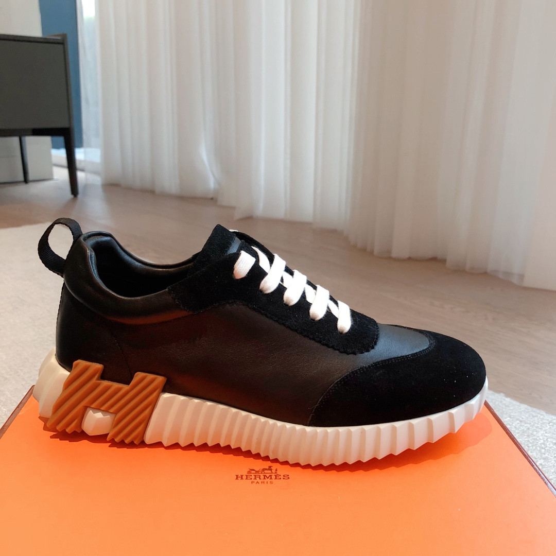 ua H**mes bouncing sneaker