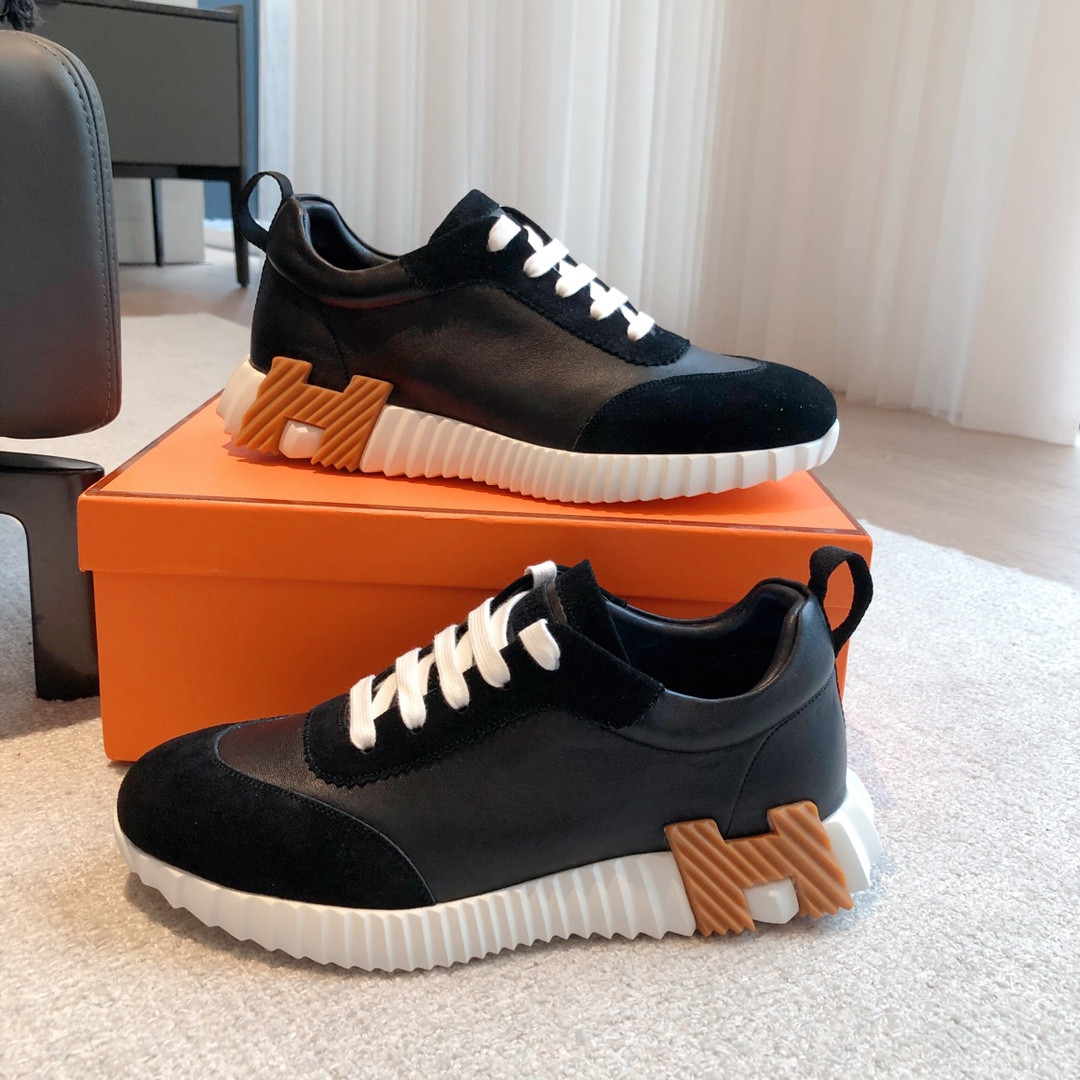 ua H**mes bouncing sneaker
