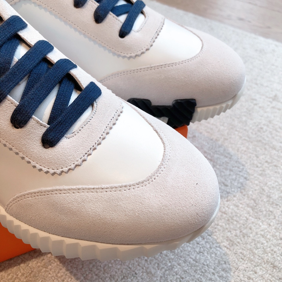 ua H**mes bouncing sneaker