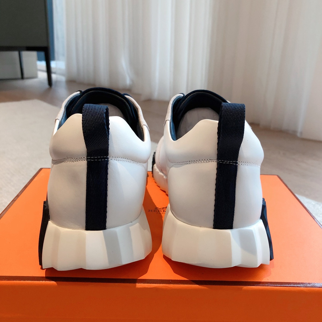 ua H**mes bouncing sneaker