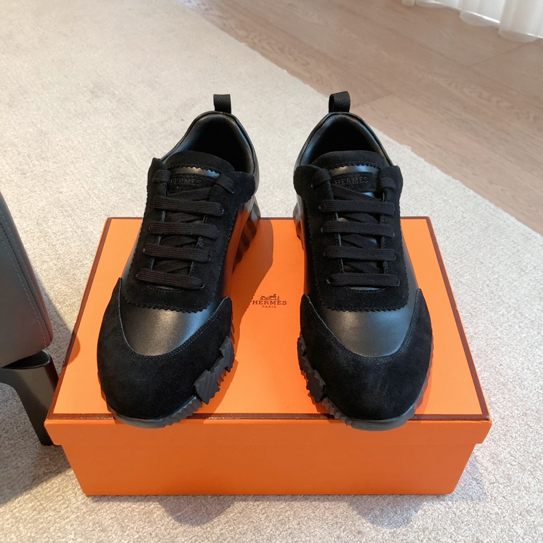 ua H**mes bouncing sneaker