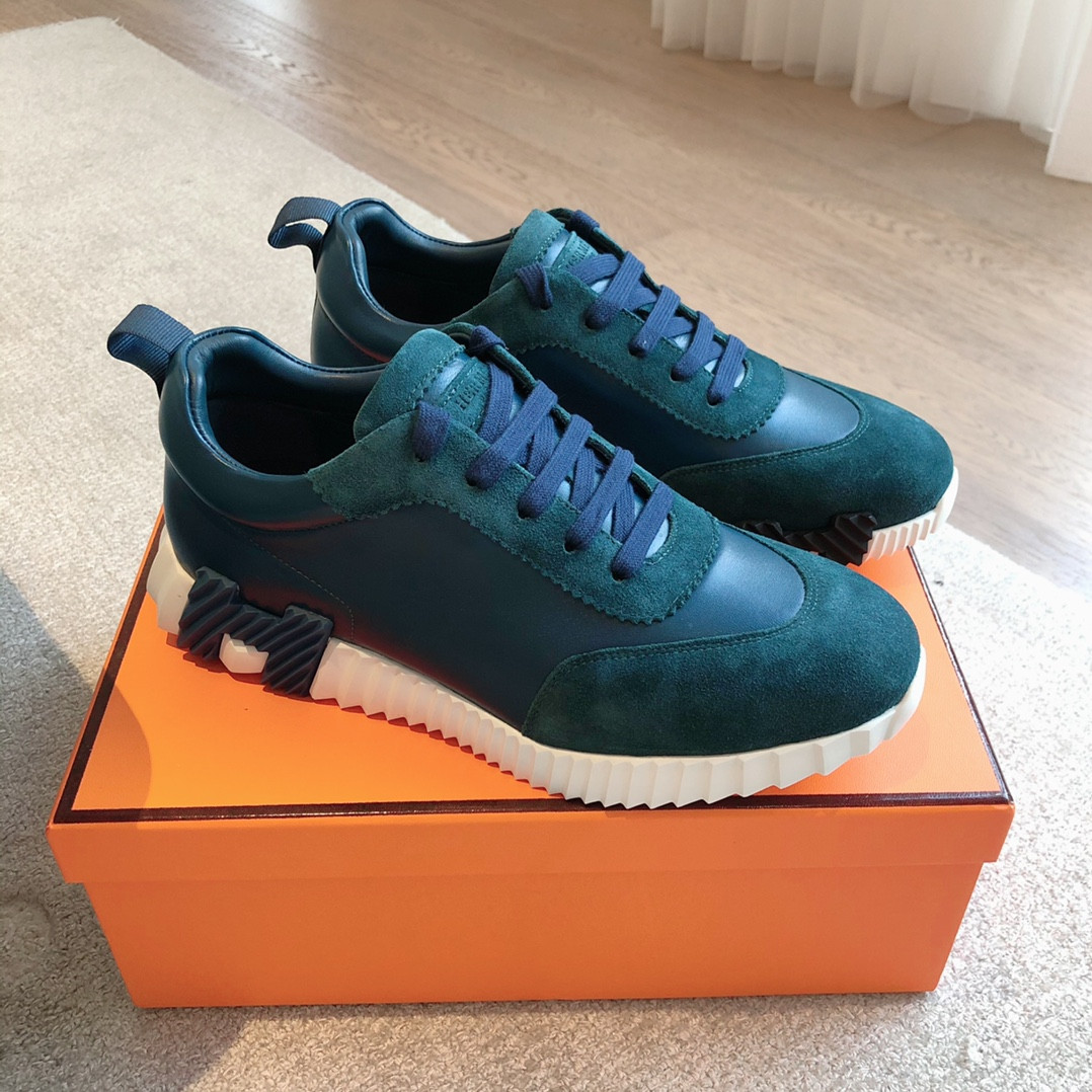 ua H**mes bouncing sneaker