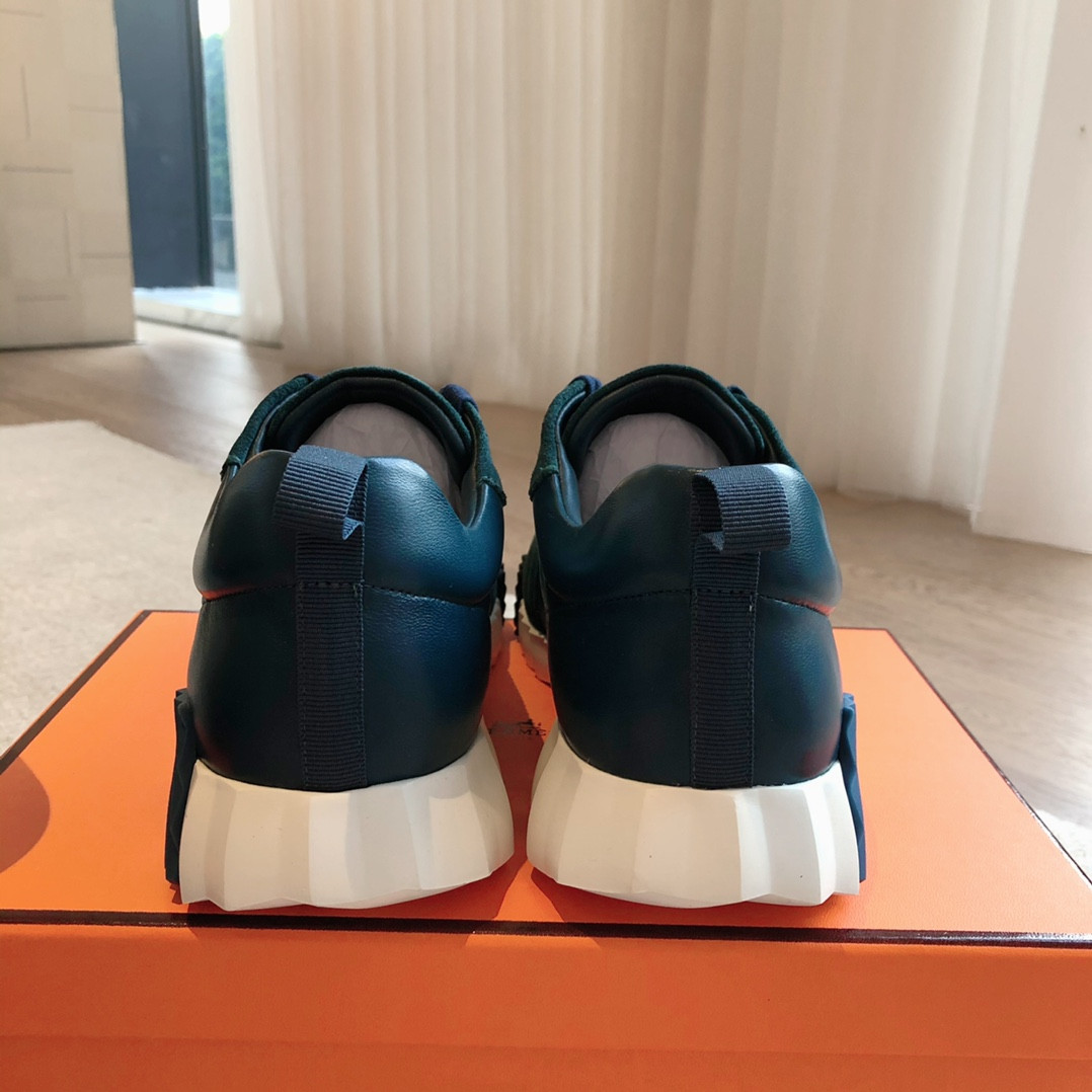 ua H**mes bouncing sneaker
