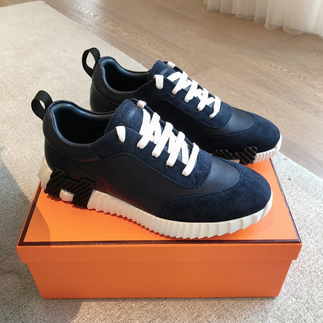 ua H**mes bouncing sneaker