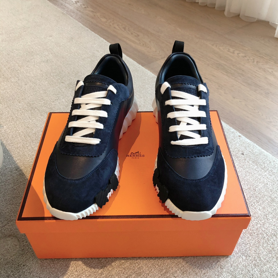 ua H**mes bouncing sneaker