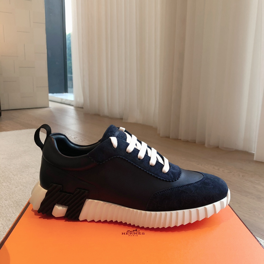 ua H**mes bouncing sneaker