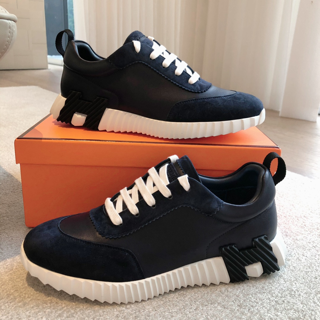 ua H**mes bouncing sneaker